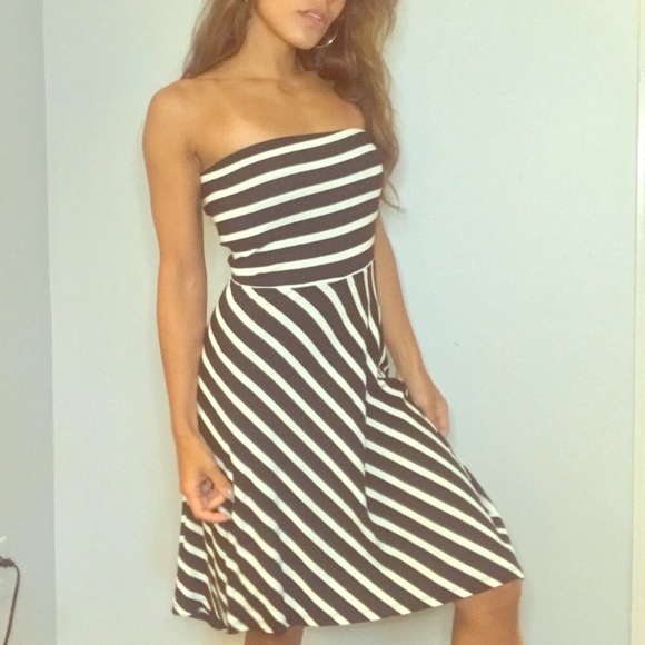 LOFT Dresses & Skirts - 4 / $24 NWT Loft striped dress